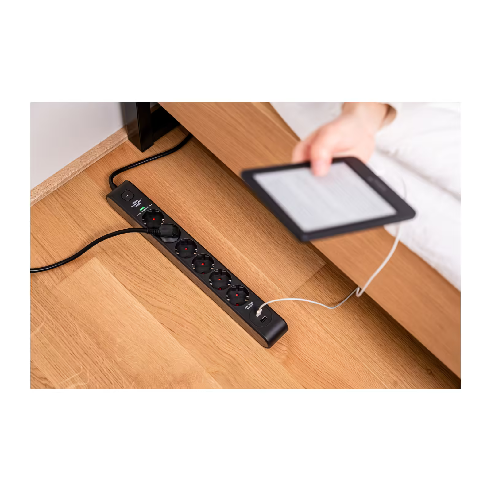Brennenstuhl 6 Soketli 13.500A Akım Korumalı Priz + 20W Type-C PD & 20W USB-A Hızlı Şarj 2 Metre - Görsel 8